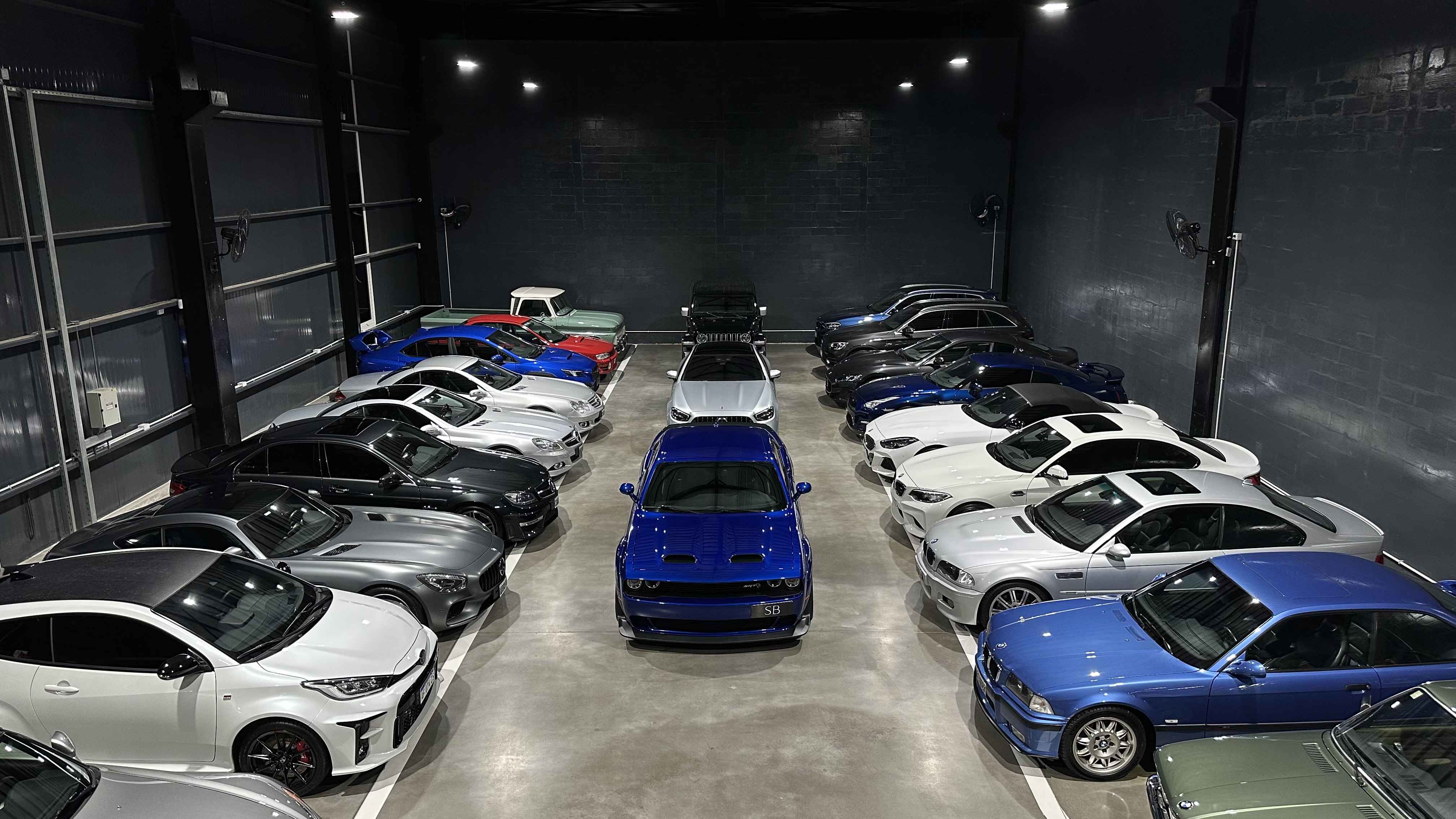 Mira las publicaciones de SB CLASICOS Y DEPORTIVOS en Motordil