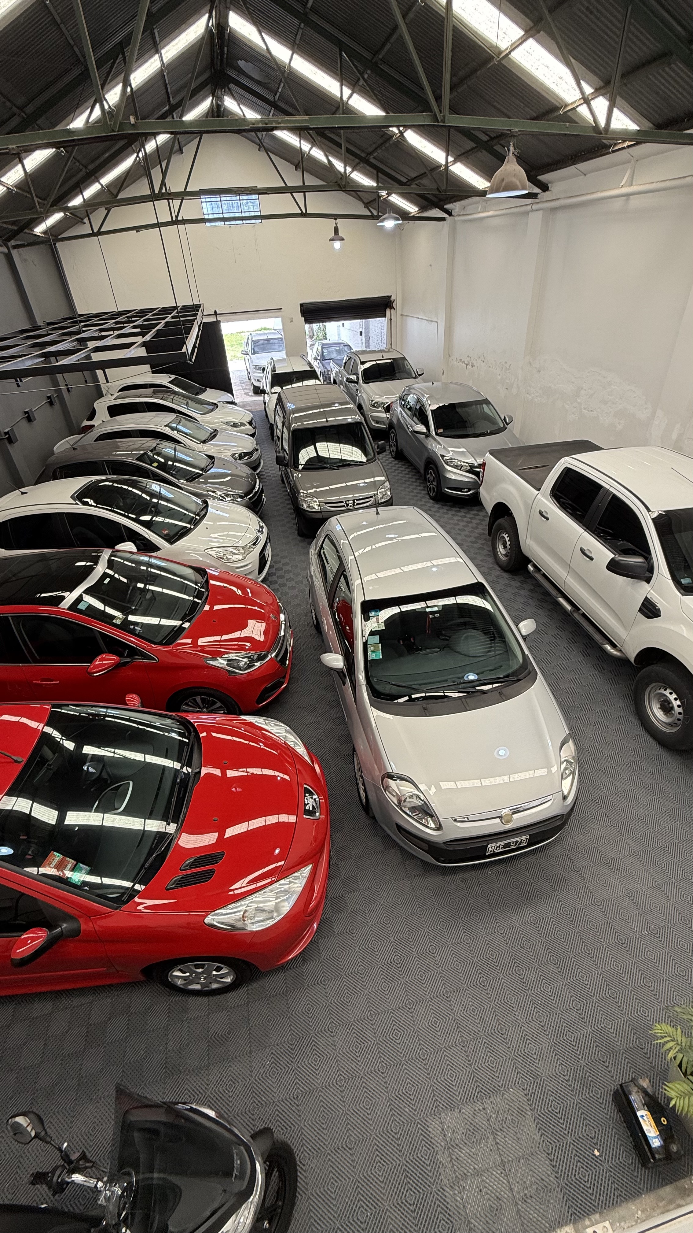 Mira las publicaciones de PEM Automotores en Motordil