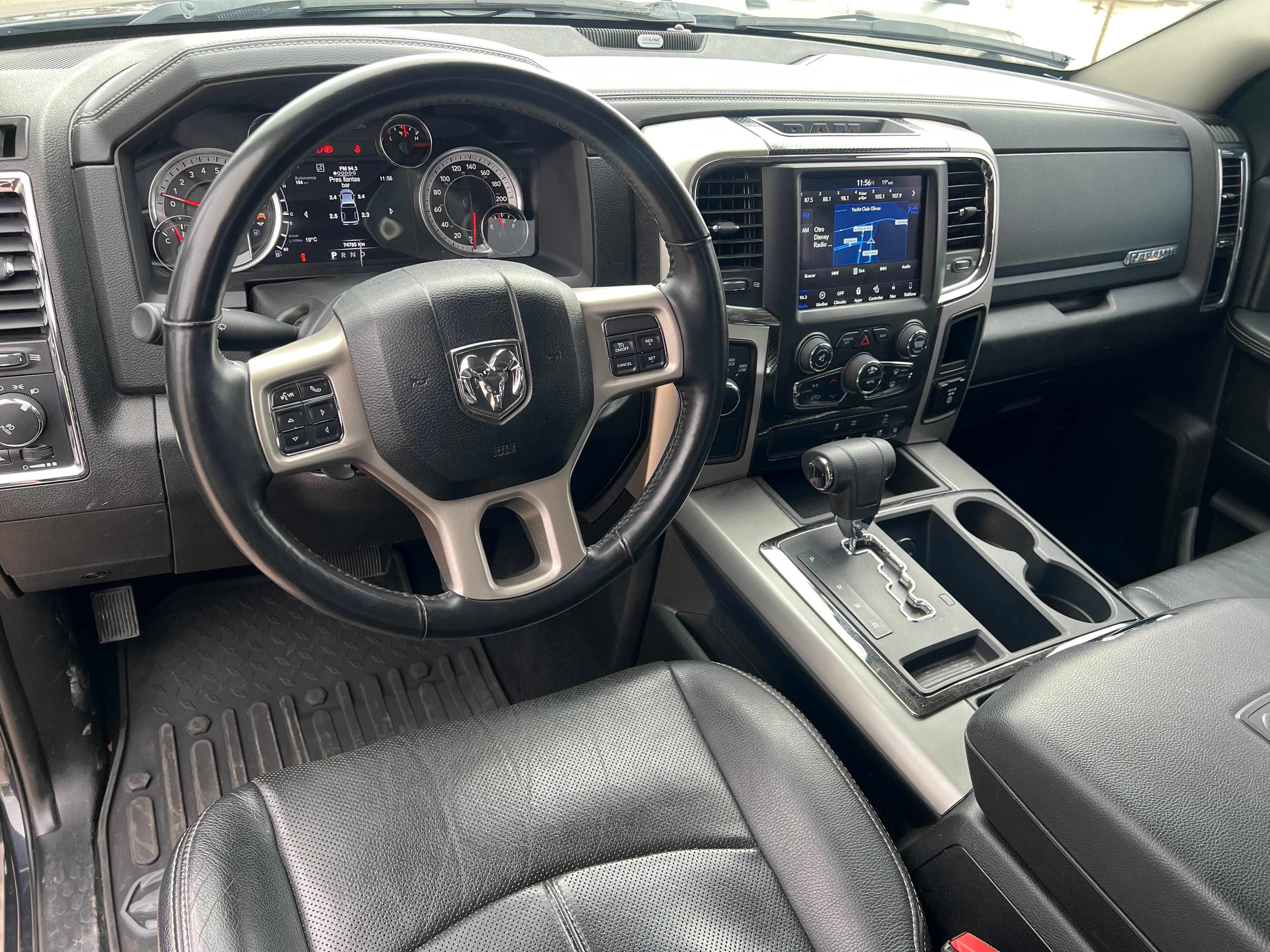 RAM 1500 Foto #10