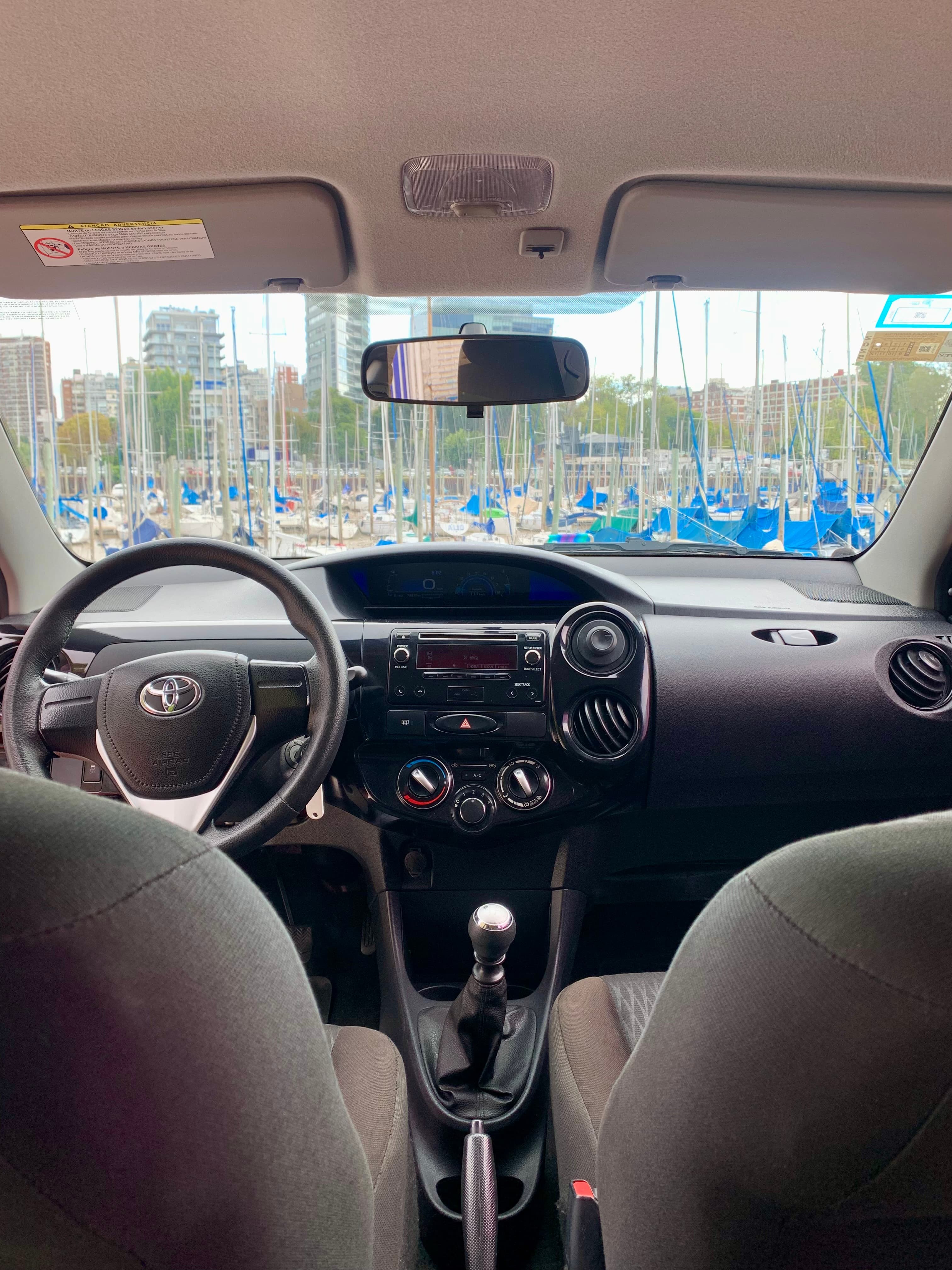 Toyota Etios Foto #12