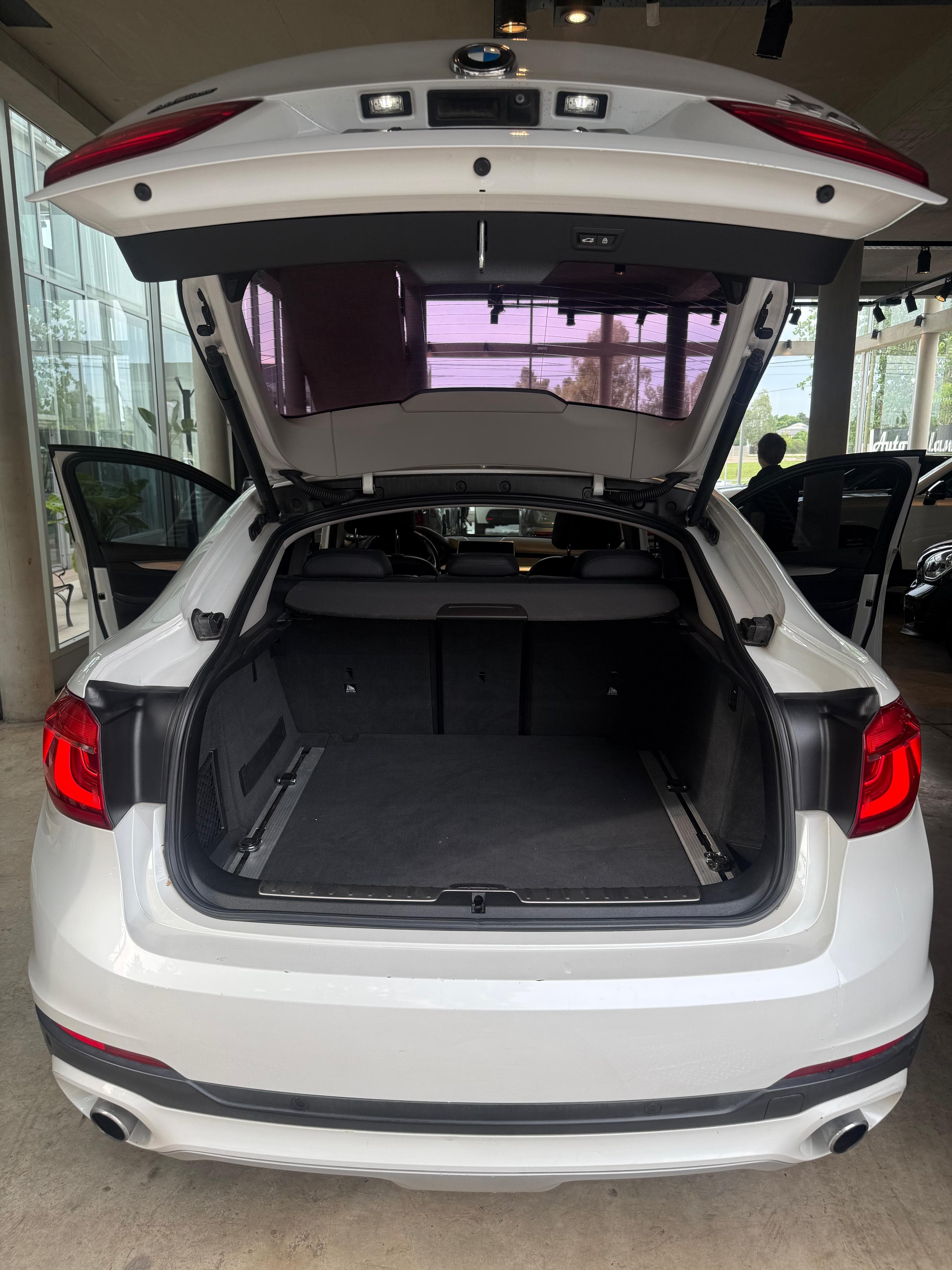 Mira esta publicación de BMW X6 2017 en Motordil