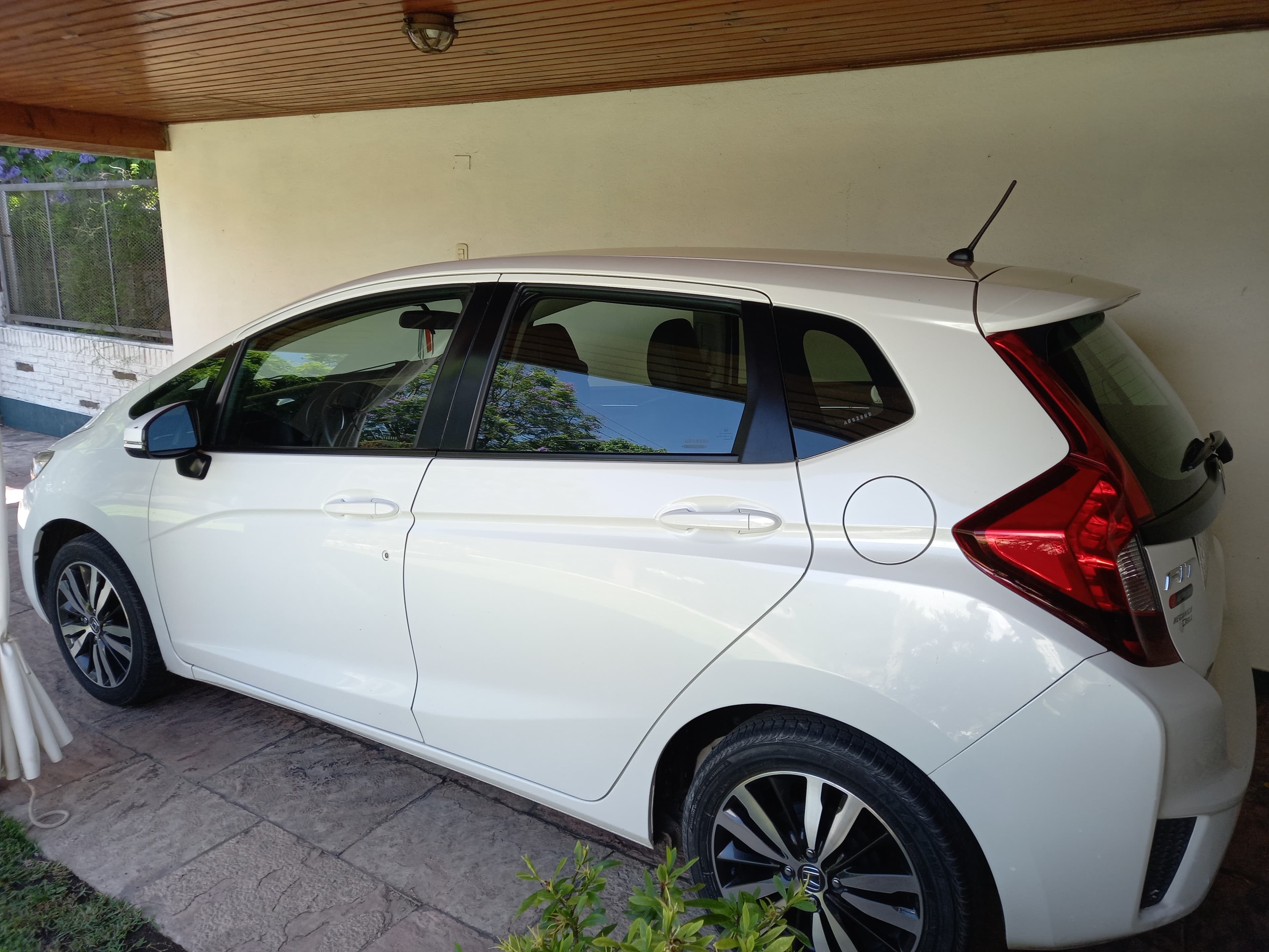 Mira esta publicación de Honda FIT 2017 en Motordil