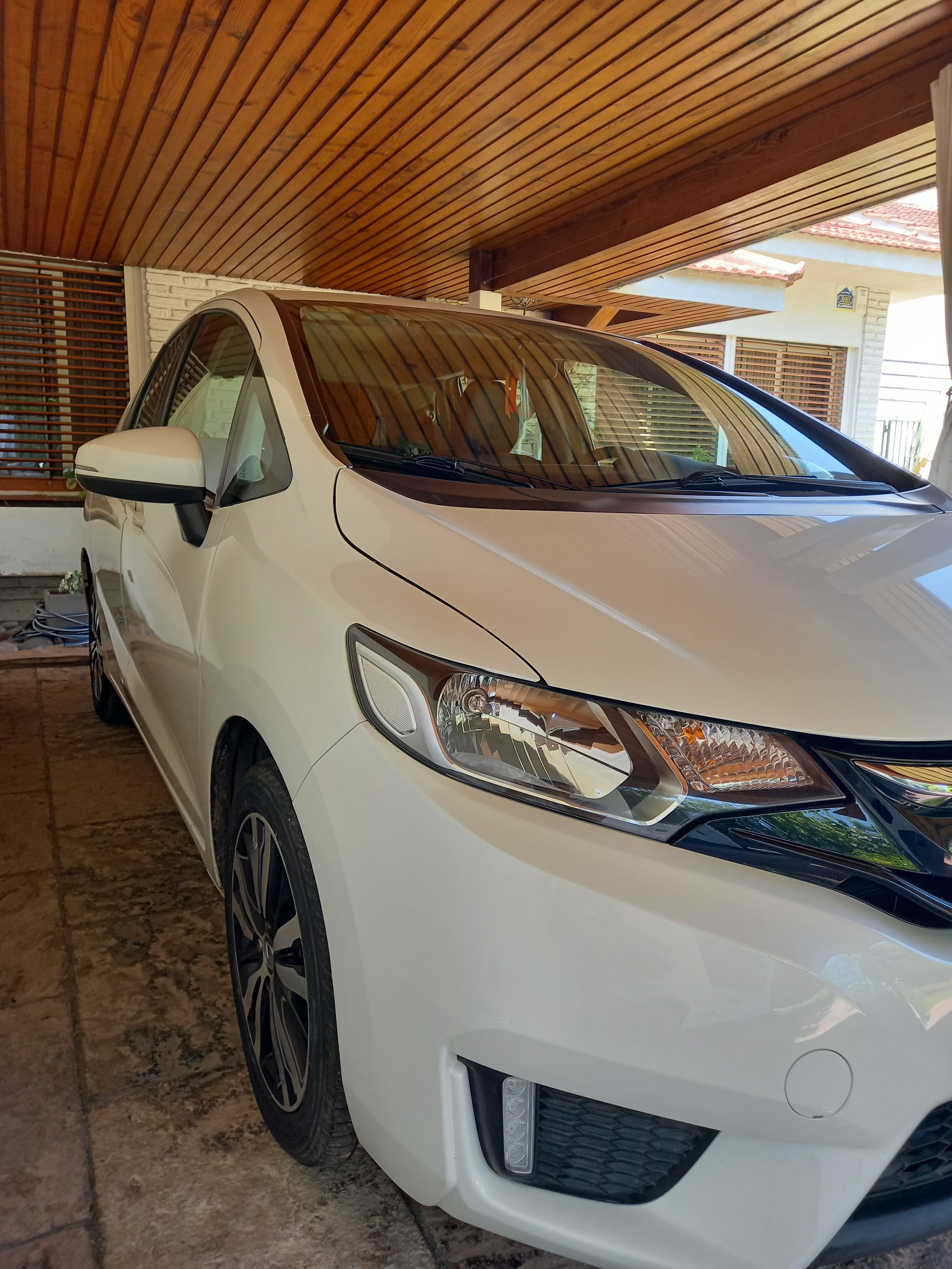 Mira esta publicación de Honda FIT 2017 en Motordil