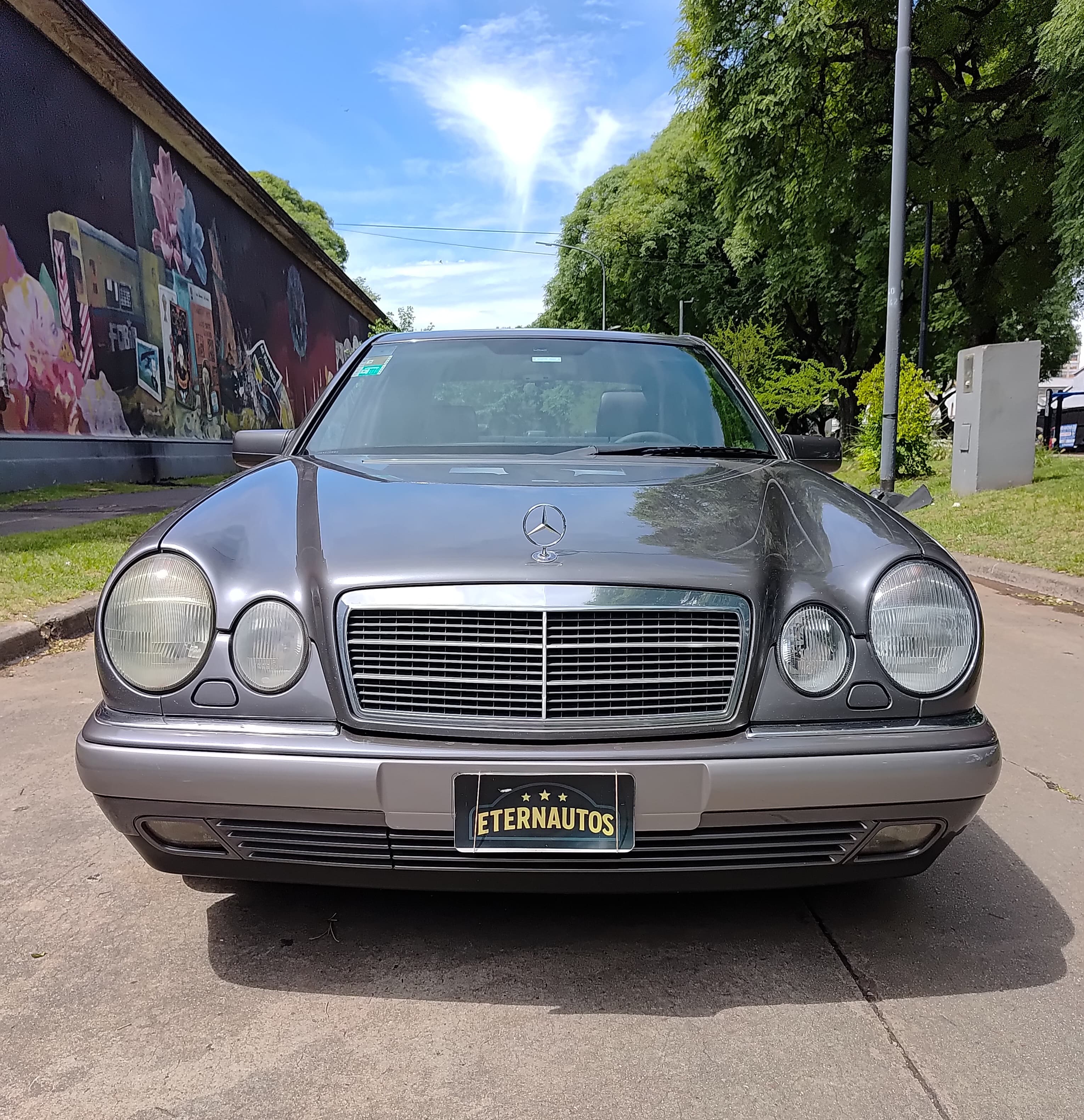 Mira esta publicación de Mercedes Benz Clase E 1997 en Motordil