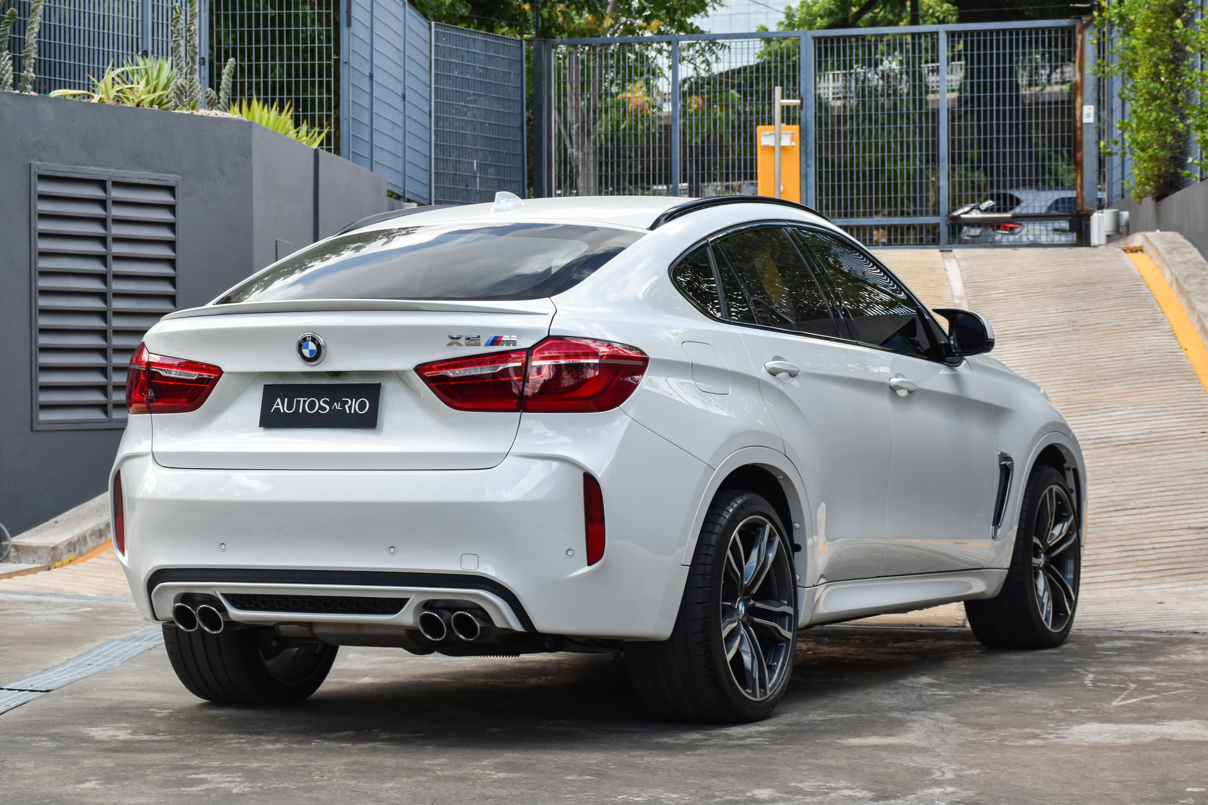 Mira esta publicación de BMW X6 2017 en Motordil
