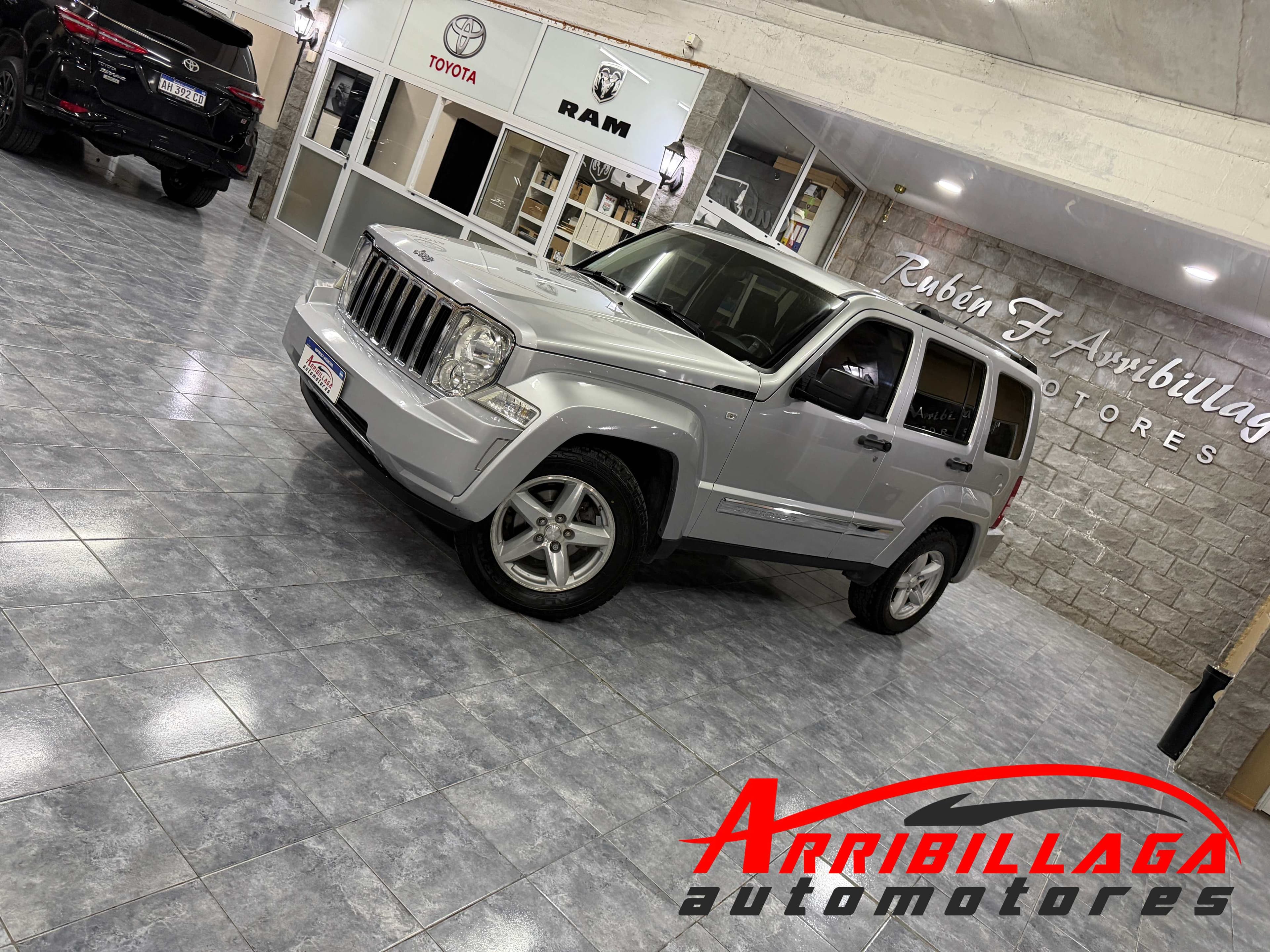 Mira esta publicación de Jeep Cherokee 2008 en Motordil