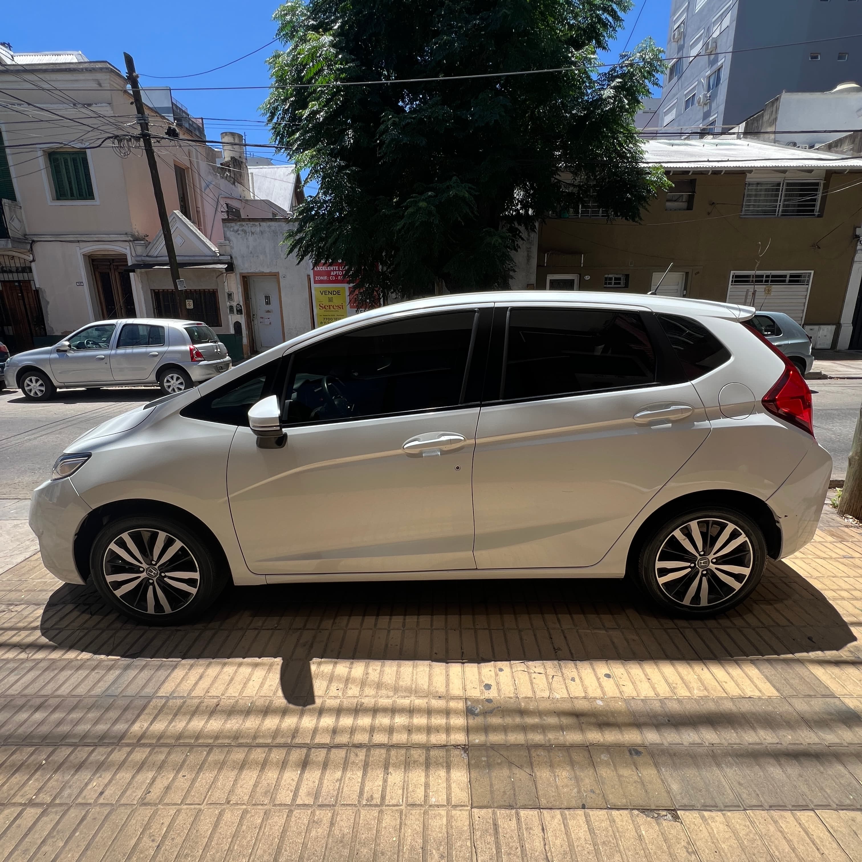 Mira esta publicación de Honda FIT 2017 en Motordil