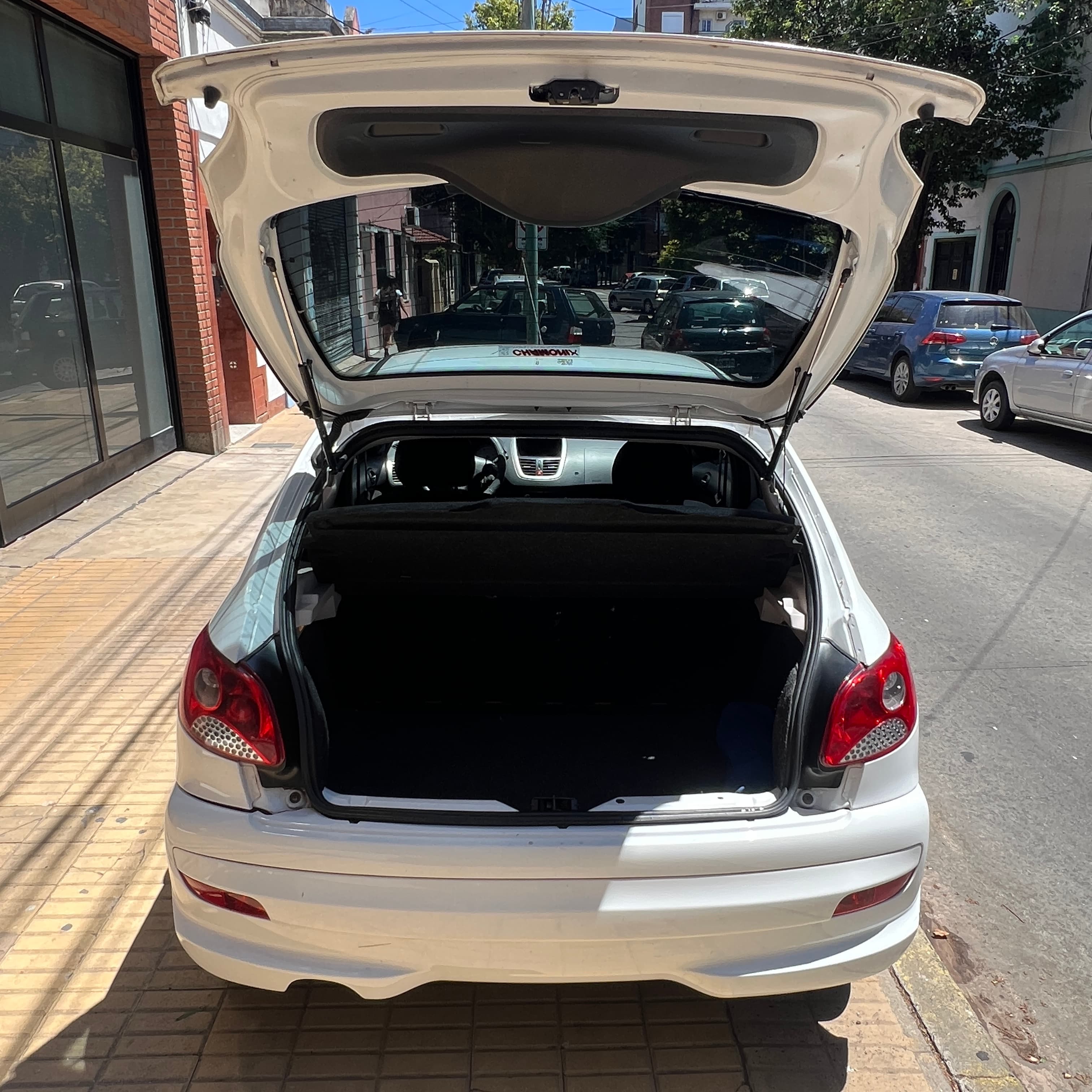 Mira esta publicación de Peugeot 207 Compact 2012 en Motordil