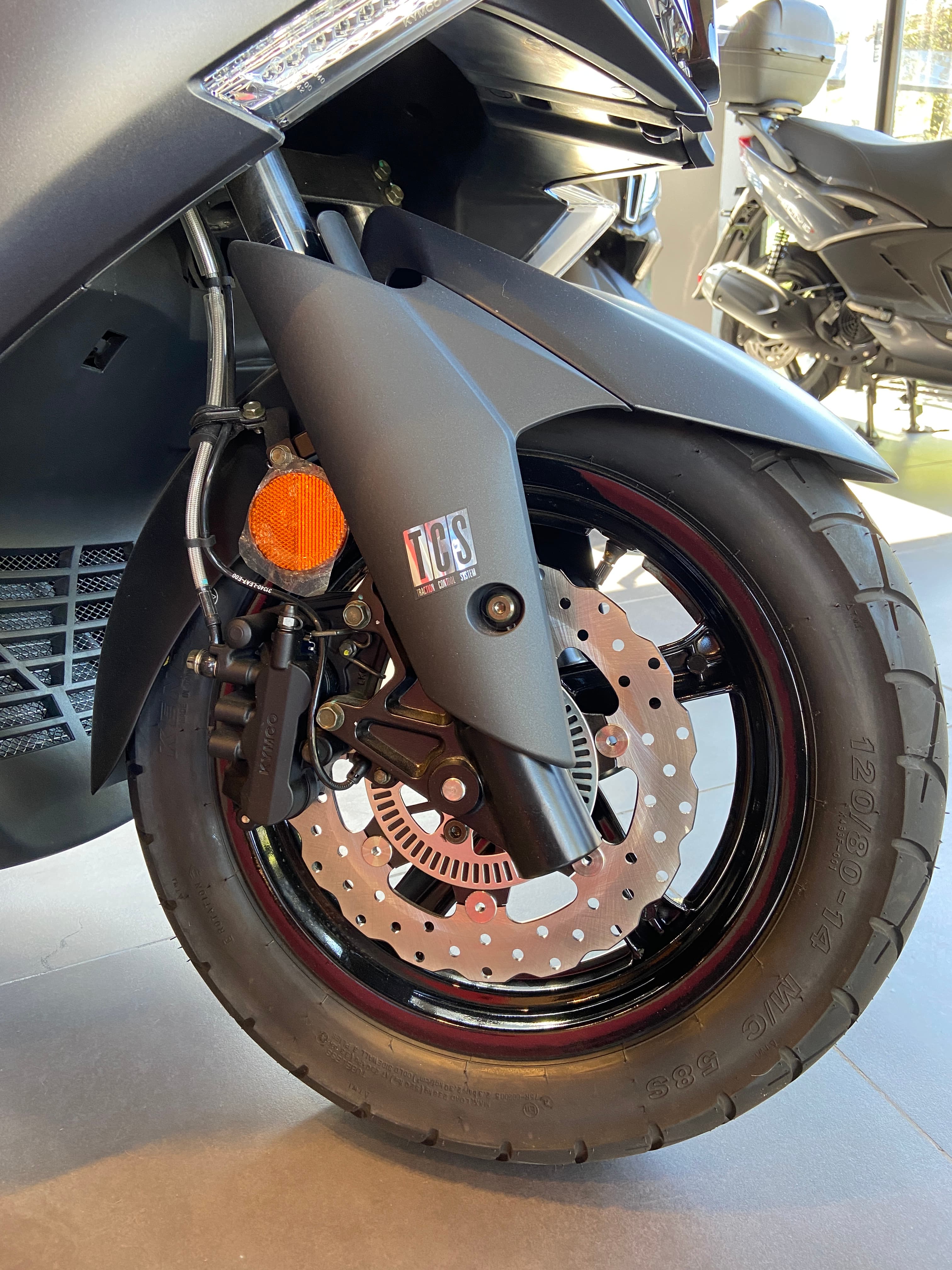 Kymco Downtown 350 I Foto #18